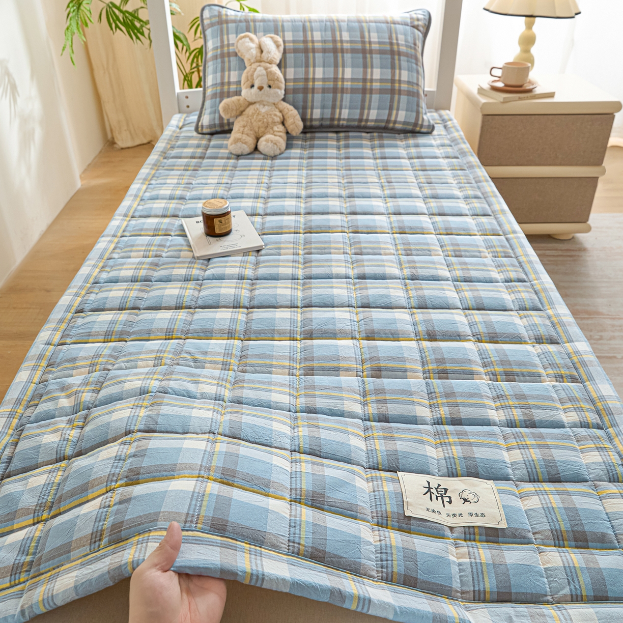 91家纺网 家纺一手货源 找家纺 鑫钰 2025新款学生开学季宿舍专用新疆棉花床垫薄款 棉格-简希蓝