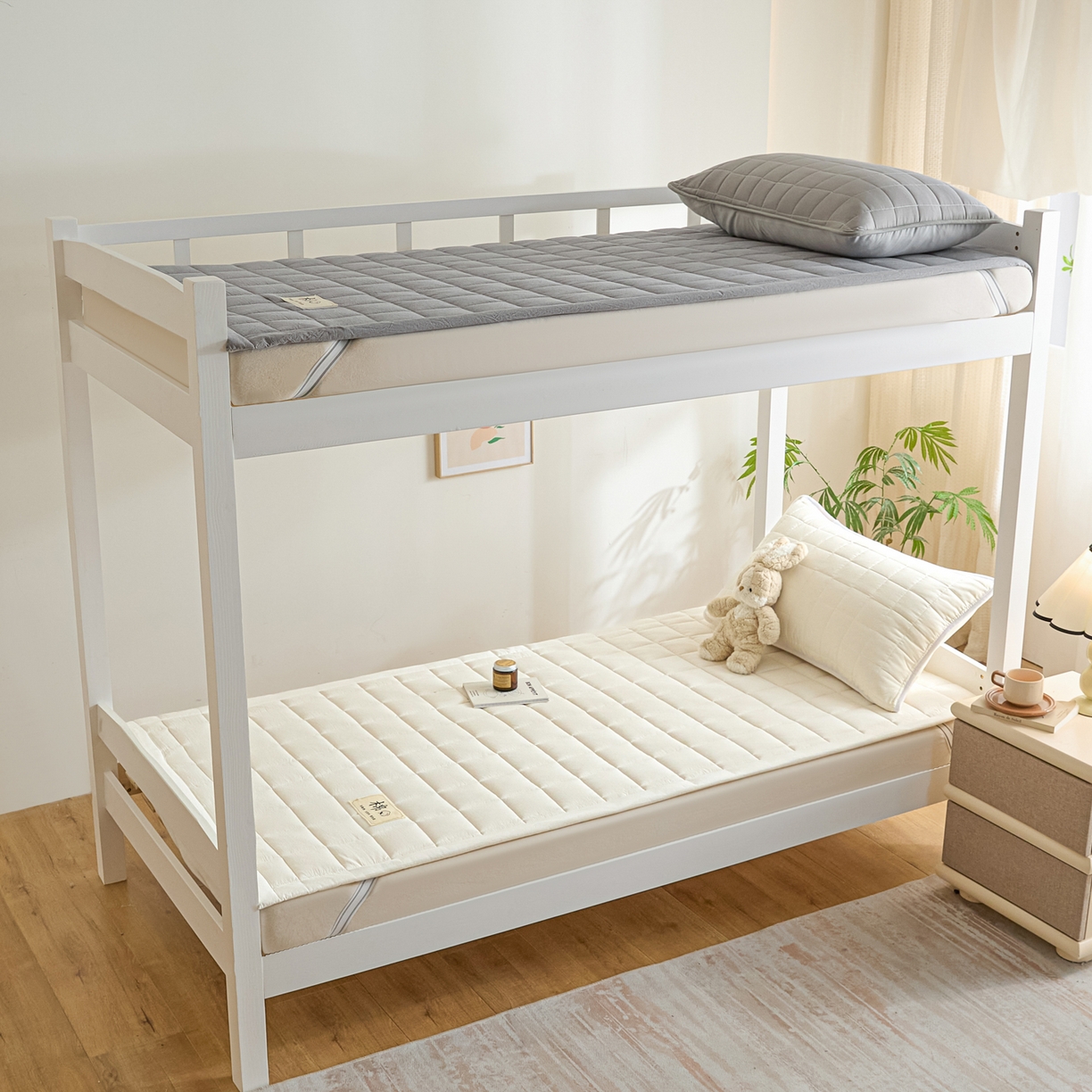 91家纺网 家纺一手货源 找家纺 鑫钰 2025新款学生开学季宿舍专用新疆棉花床垫薄款 棉格-经典白