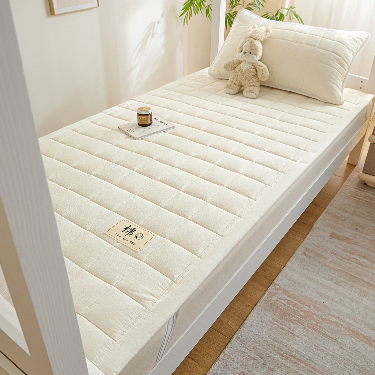 91家纺网 家纺一手货源 找家纺 鑫钰 2025新款学生开学季宿舍专用新疆棉花床垫薄款 棉格-经典白