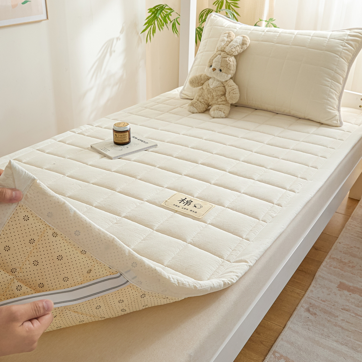 91家纺网 家纺一手货源 找家纺 鑫钰 2025新款学生开学季宿舍专用新疆棉花床垫薄款 棉格-经典白