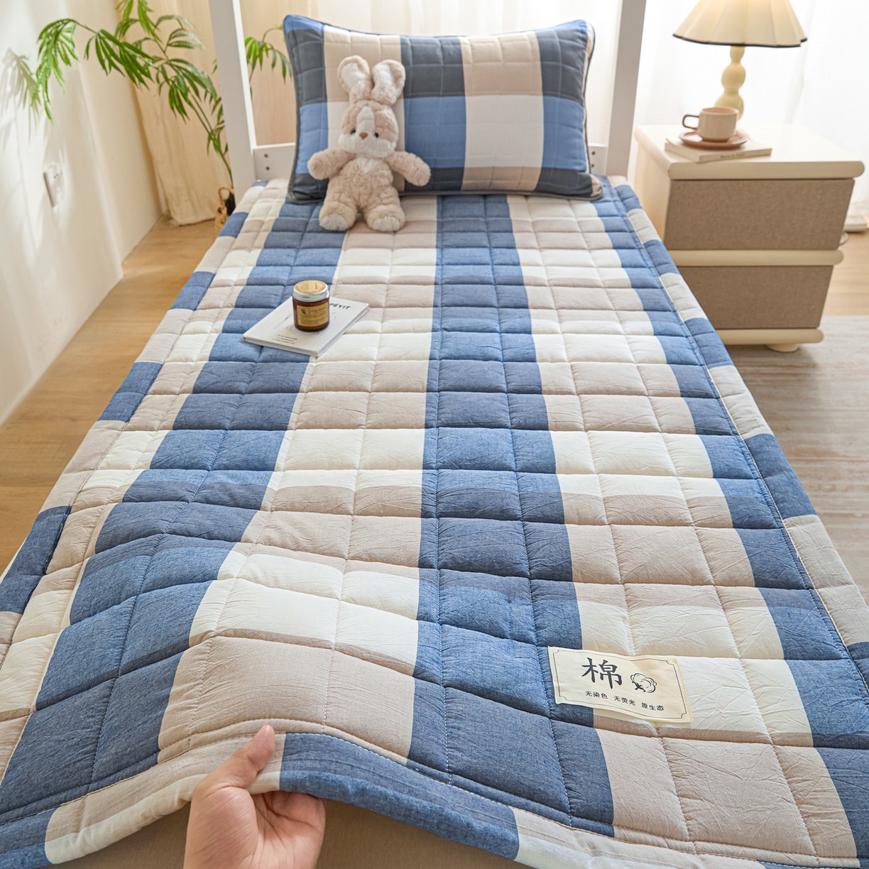 91家纺网 家纺一手货源 找家纺 鑫钰 2025新款学生开学季宿舍专用新疆棉花床垫薄款 棉格-蓝大格