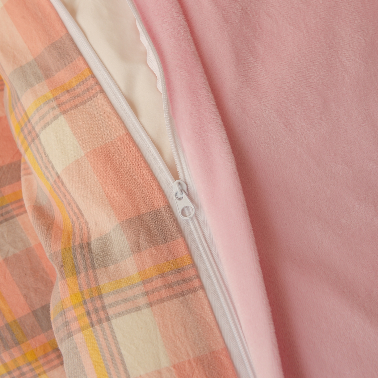 91家纺网 家纺一手货源 找家纺 雯雨家纺 2025新款全棉加牛奶绒宝宝绒一面棉一面绒单件被套单品被套 棉绒-简稀粉