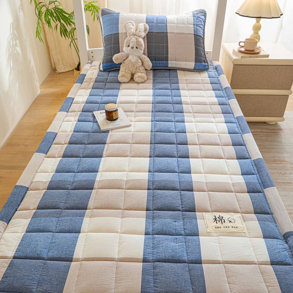 91家纺网 家纺一手货源 找家纺 鑫钰 2025新款学生开学季宿舍专用新疆棉花床垫薄款 棉格-蓝大格
