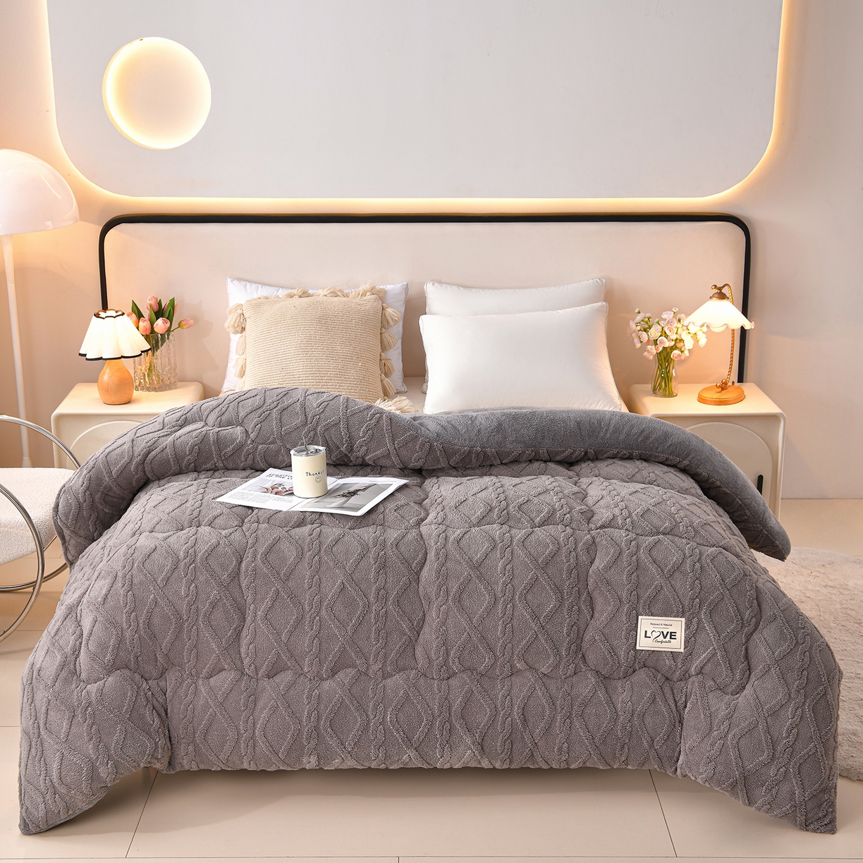 91家纺网 家纺一手货源 找家纺 宇豪家纺 2025新款塔芙绒被子羊羔绒冬被 深灰