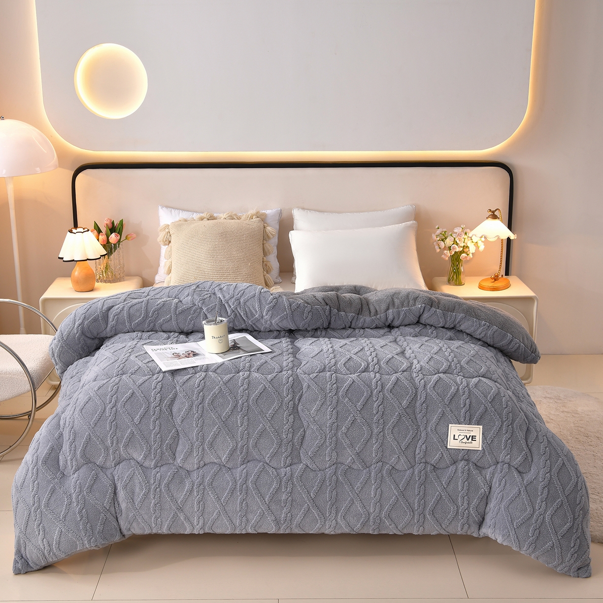 91家纺网 家纺一手货源 找家纺 宇豪家纺 2025新款塔芙绒被子羊羔绒冬被 灰色