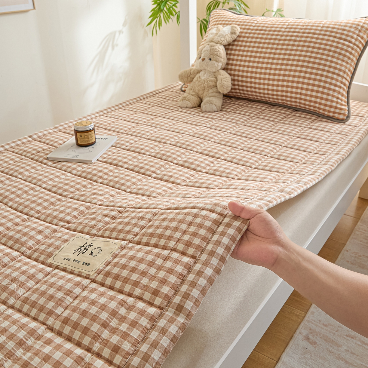 91家纺网 家纺一手货源 找家纺 鑫钰 2025新款学生开学季宿舍专用新疆棉花床垫薄款 棉格-驼小格
