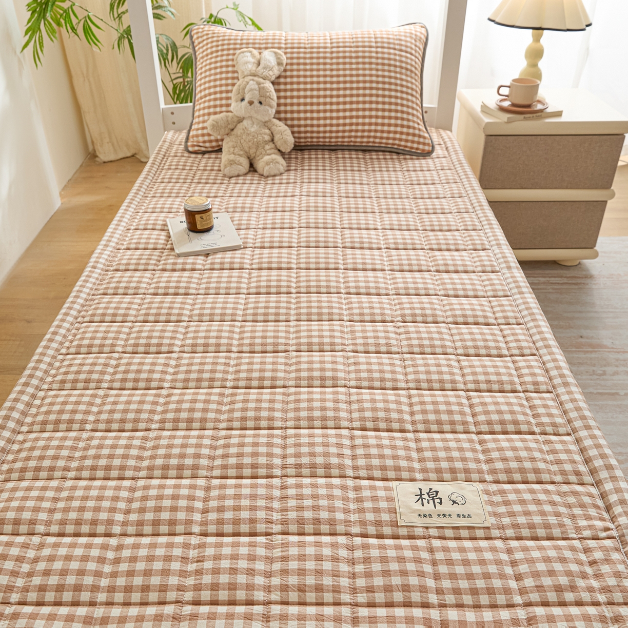 91家纺网 家纺一手货源 找家纺 鑫钰 2025新款学生开学季宿舍专用新疆棉花床垫薄款 棉格-驼小格