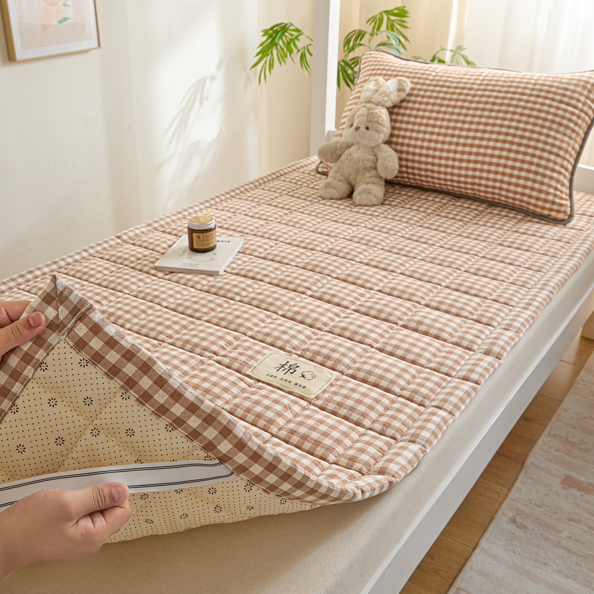 91家纺网 家纺一手货源 找家纺 鑫钰 2025新款学生开学季宿舍专用新疆棉花床垫薄款 棉格-驼小格