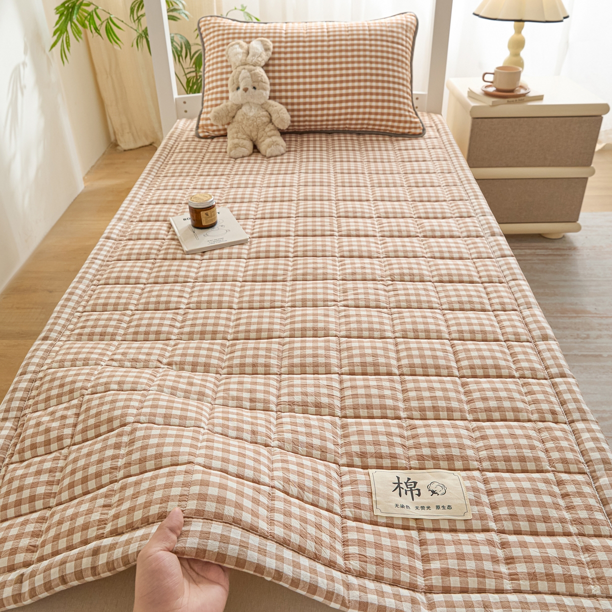 91家纺网 家纺一手货源 找家纺 鑫钰 2025新款学生开学季宿舍专用新疆棉花床垫薄款 棉格-驼小格