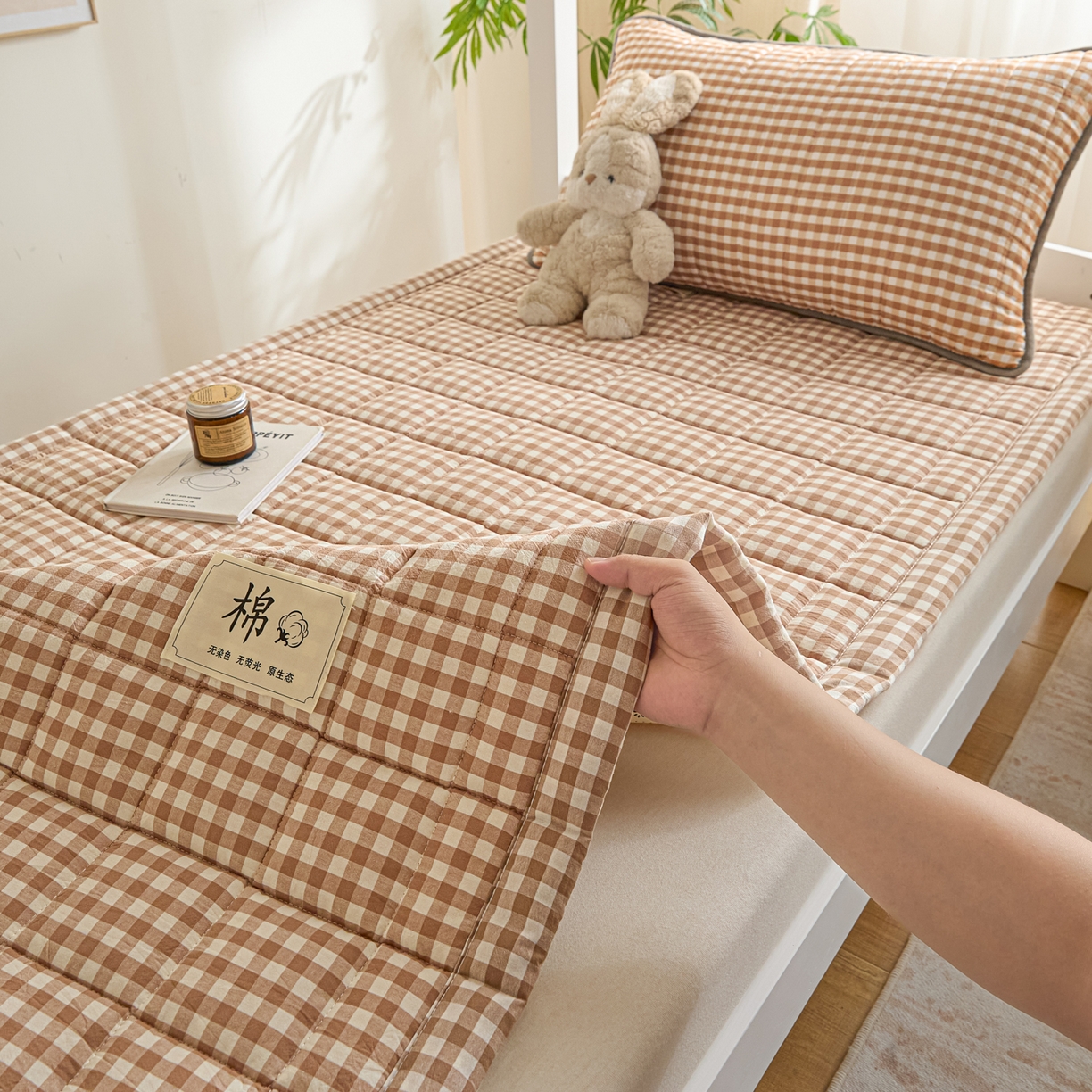91家纺网 家纺一手货源 找家纺 鑫钰 2025新款学生开学季宿舍专用新疆棉花床垫薄款 棉格-驼小格