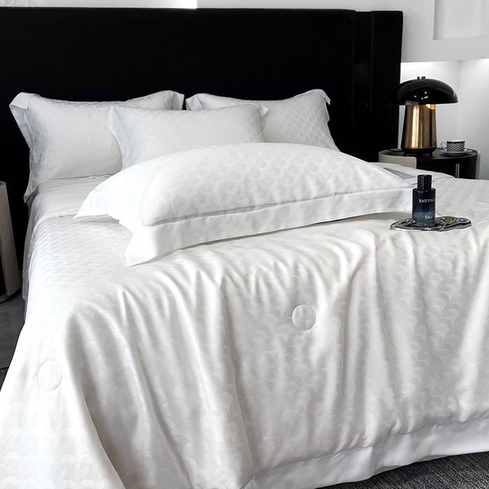 91家纺网 家纺一手货源 找家纺 （总）梵克保罗 2025春夏新款莱赛尔兰精天丝提花单夏被空调被夏被四件套