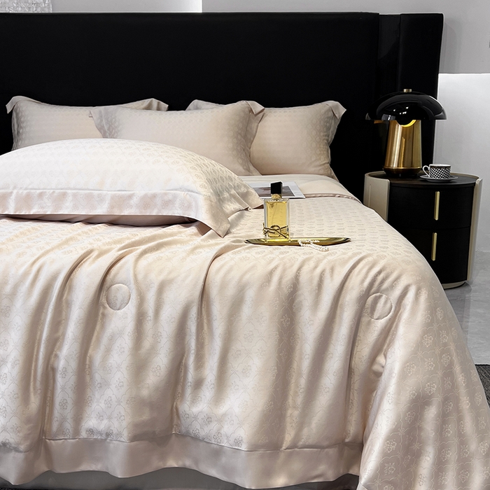 91家纺网 家纺一手货源 找家纺 梵克保罗 2025春夏新款莱赛尔兰精天丝提花单夏被空调被夏被四件套 夏日粉