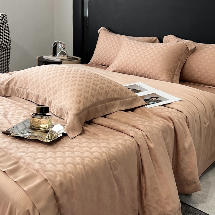 91家纺网 家纺一手货源 找家纺 梵克保罗 2025春夏新款莱赛尔兰精天丝提花单夏被空调被夏被四件套 女神咖