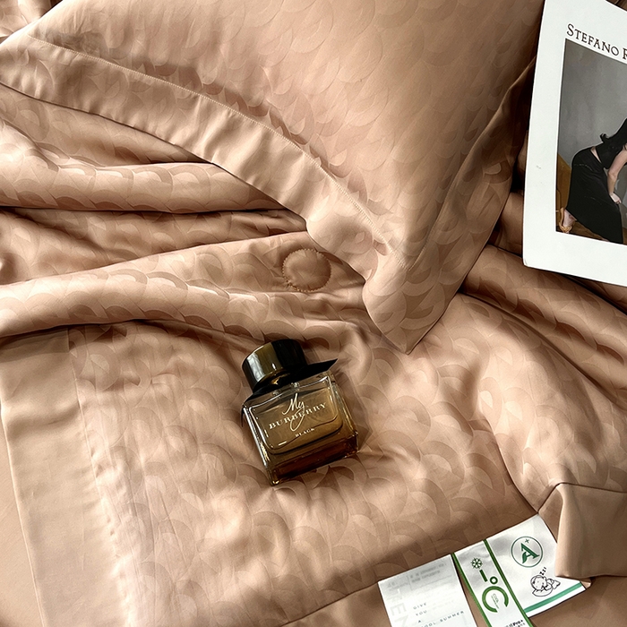 91家纺网 家纺一手货源 找家纺 梵克保罗 2025春夏新款莱赛尔兰精天丝提花单夏被空调被夏被四件套 女神咖