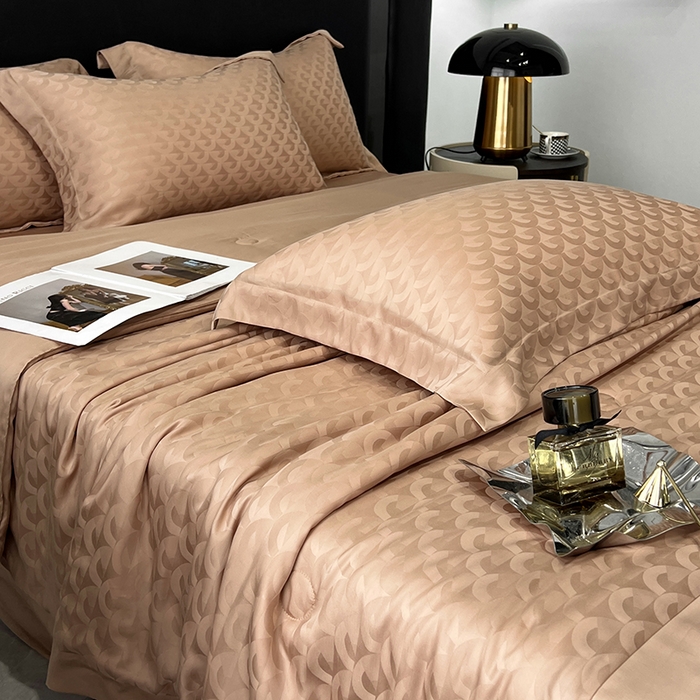 91家纺网 家纺一手货源 找家纺 梵克保罗 2025春夏新款莱赛尔兰精天丝提花单夏被空调被夏被四件套 女神咖