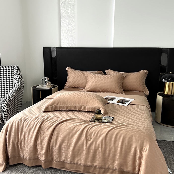 91家纺网 家纺一手货源 找家纺 梵克保罗 2025春夏新款莱赛尔兰精天丝提花单夏被空调被夏被四件套 女神咖