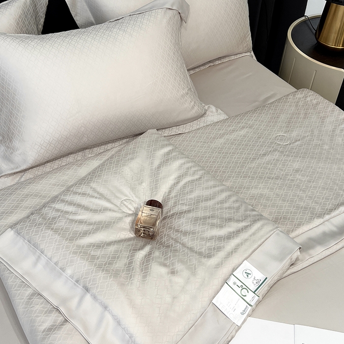 91家纺网 家纺一手货源 找家纺 梵克保罗 2025春夏新款莱赛尔兰精天丝提花单夏被空调被夏被四件套 银灰