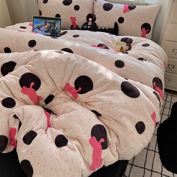 91家纺网 家纺一手货源 找家纺 （总）红嘴企鹅 2025新款精致印花牛奶绒四件套