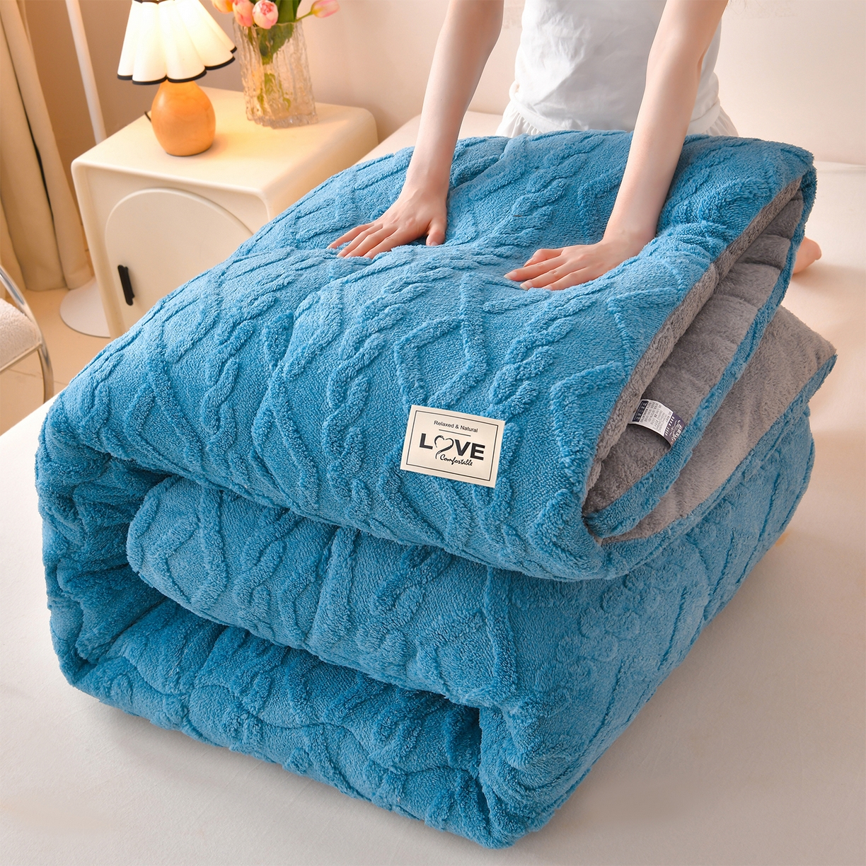 91家纺网 家纺一手货源 找家纺 （总）宇豪家纺 2025新款塔芙绒被子羊羔绒冬被