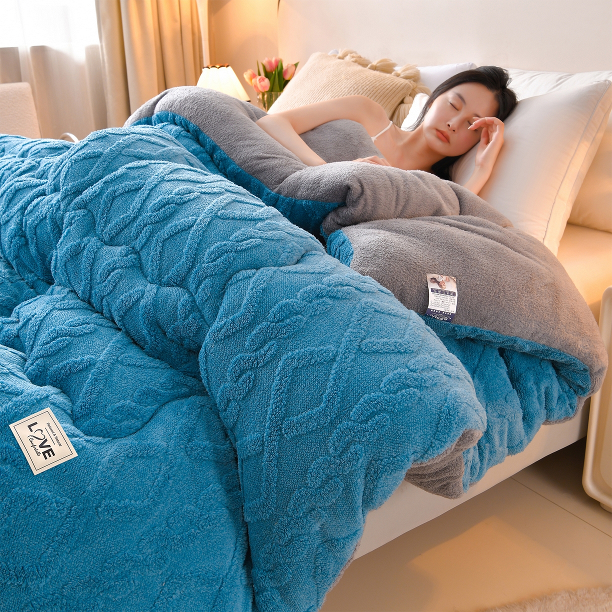 91家纺网 家纺一手货源 找家纺 宇豪家纺 2025新款塔芙绒被子羊羔绒冬被 蓝色
