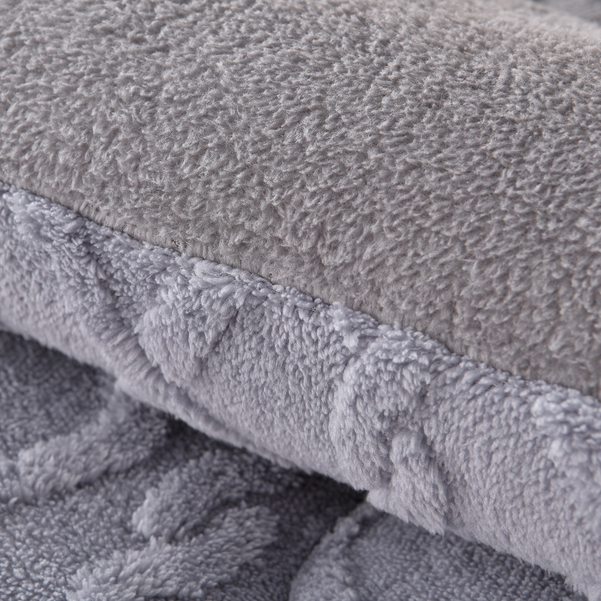 91家纺网 家纺一手货源 找家纺 宇豪家纺 2025新款塔芙绒被子羊羔绒冬被 灰色