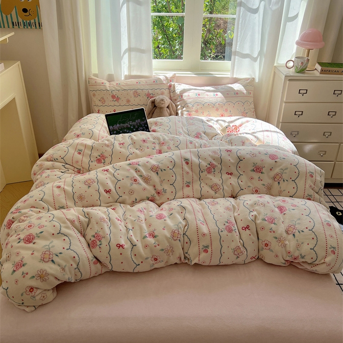 91家纺网 家纺一手货源 找家纺 （总）红嘴企鹅 2025新款精致印花牛奶绒四件套