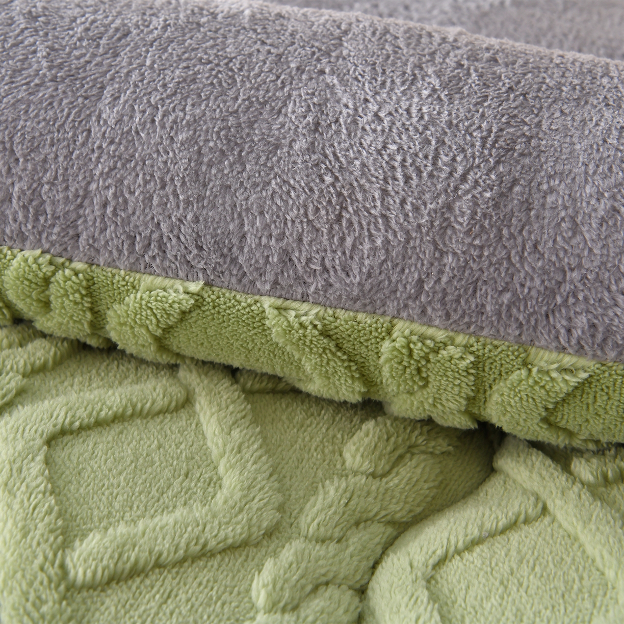 91家纺网 家纺一手货源 找家纺 宇豪家纺 2025新款塔芙绒被子羊羔绒冬被 绿色