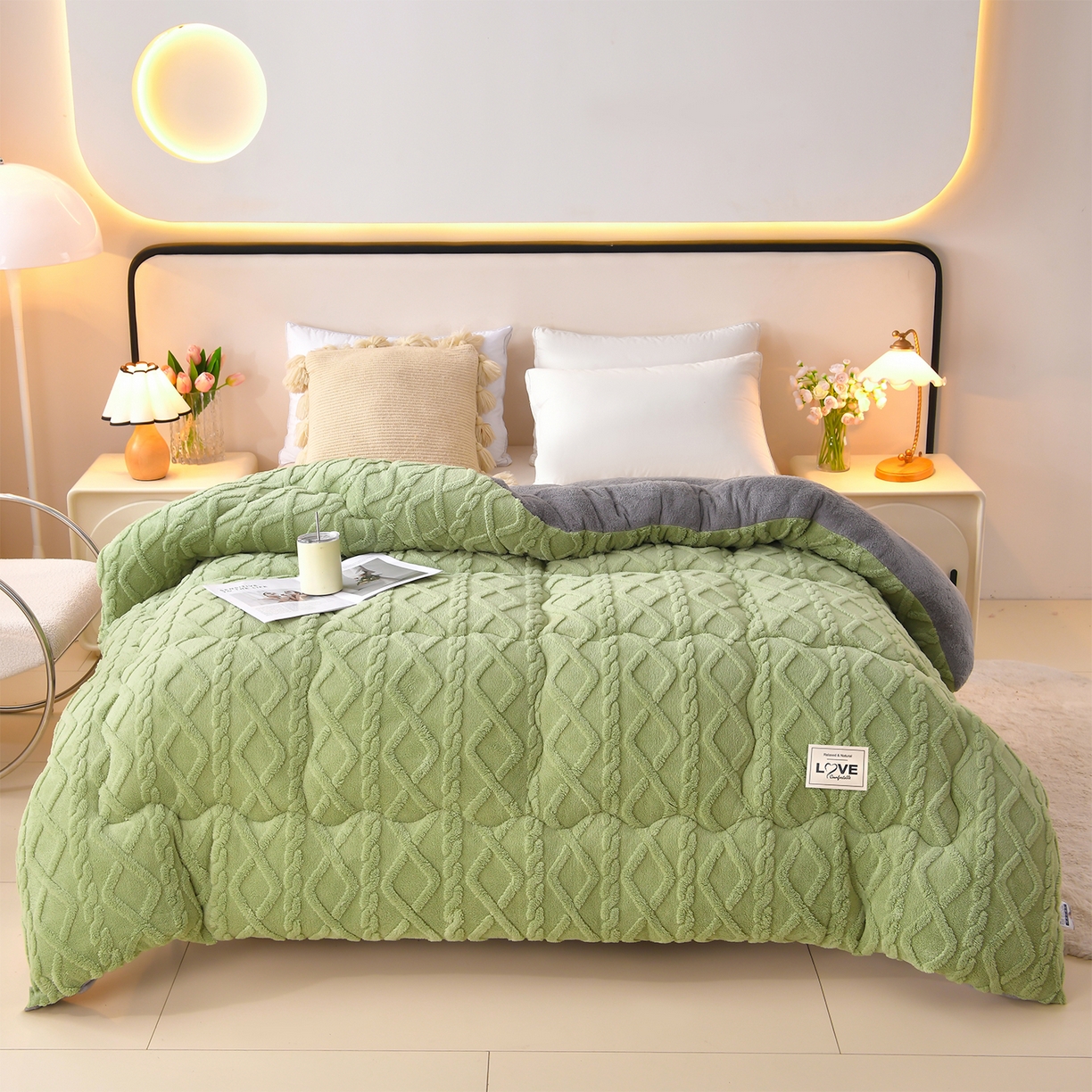 91家纺网 家纺一手货源 找家纺 宇豪家纺 2025新款塔芙绒被子羊羔绒冬被 绿色