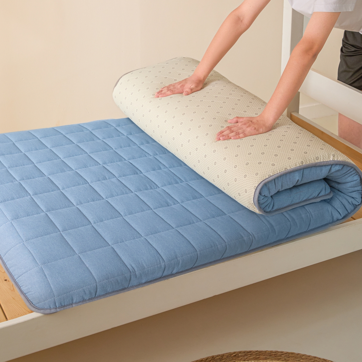 91家纺网 家纺一手货源 找家纺 鑫钰 2025年新款开学季新疆棉花床垫学生宿舍专用80x190  90x190 棉格-宾利蓝