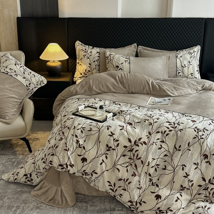 诺梵家纺 2025新款拼接雕花牛奶绒四件套 布朗棕