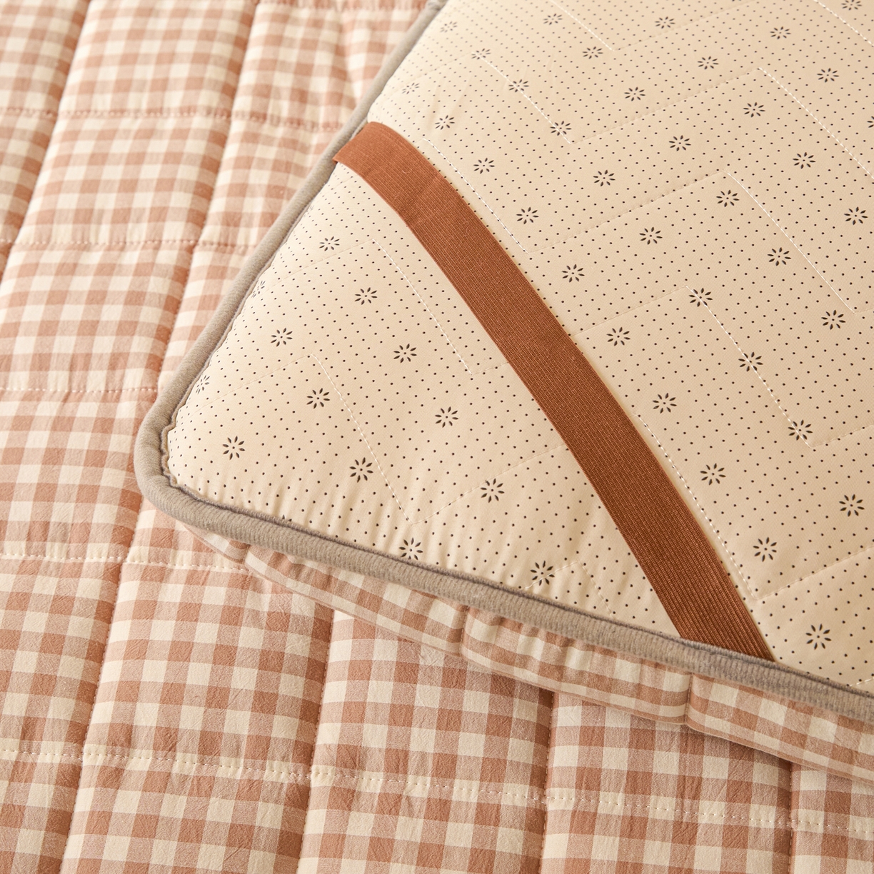 91家纺网 家纺一手货源 找家纺 鑫钰 2025年新款开学季新疆棉花床垫学生宿舍专用80x190  90x190 棉格-驼小格