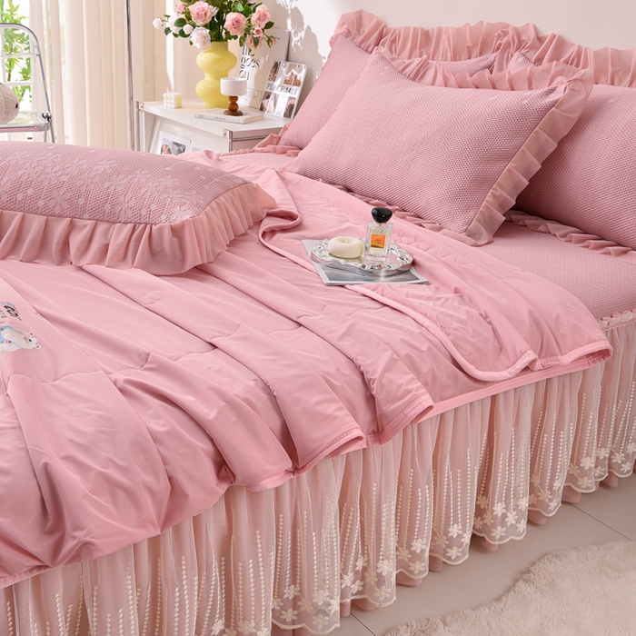 91家纺网 家纺一手货源 找家纺 梵克保罗 2025新款凉感豆豆床裙夏被四件套 幸运花 粉