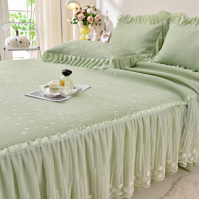 91家纺网 家纺一手货源 找家纺 梵克保罗 2025新款凉感豆豆床裙夏被四件套 幸运花 香草绿