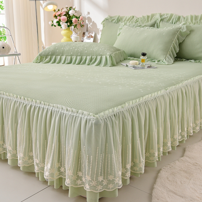 91家纺网 家纺一手货源 找家纺 梵克保罗 2025新款凉感豆豆床裙夏被四件套 幸运花 香草绿