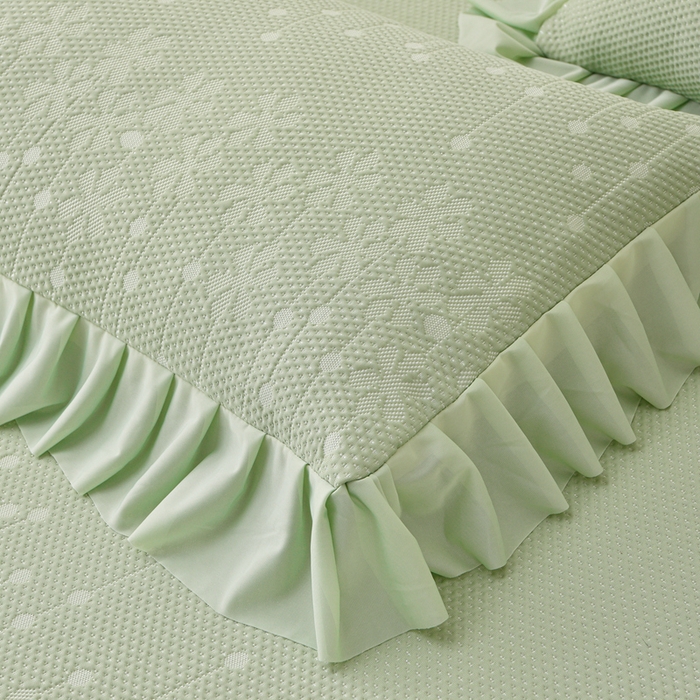 91家纺网 家纺一手货源 找家纺 梵克保罗 2025新款凉感豆豆床裙夏被四件套 幸运花 香草绿