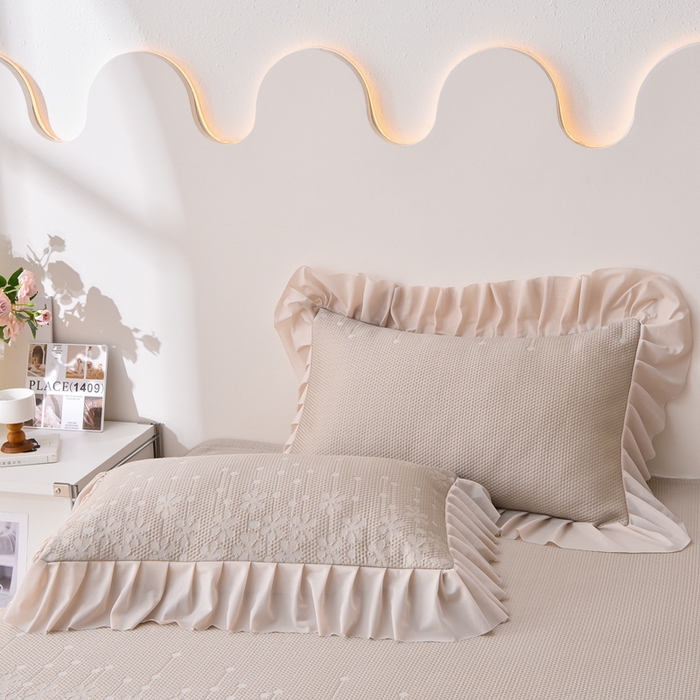 91家纺网 家纺一手货源 找家纺 梵克保罗 2025新款凉感豆豆床裙夏被四件套 幸运花 香槟