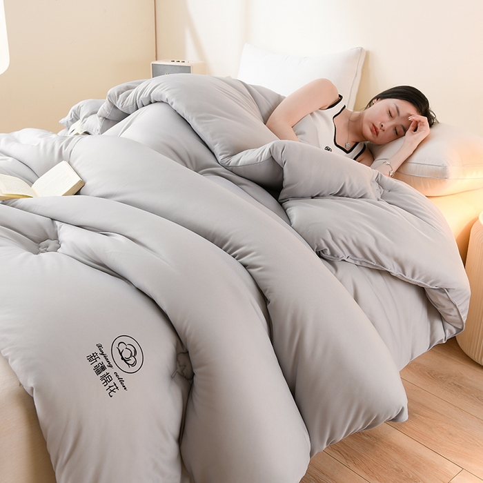 91家纺网 家纺一手货源 找家纺 宇豪家纺 2025新款新疆棉花被亲肤水洗棉 灰色