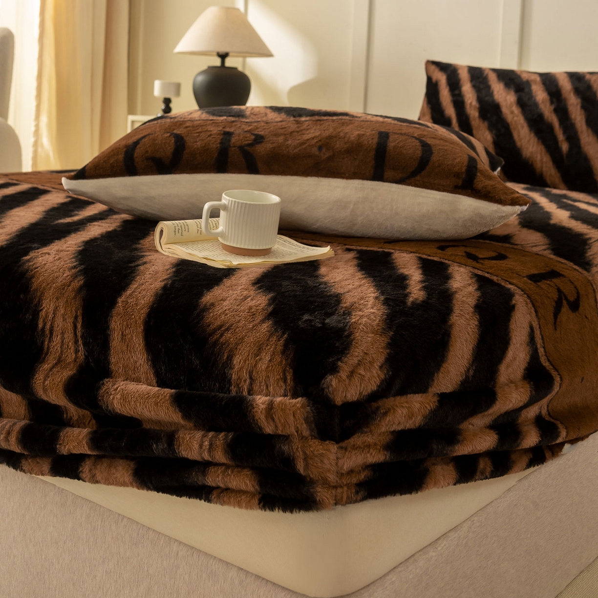 91家纺网 家纺一手货源 找家纺 （总）眠势力 2025新款兔毛绒床笠单件冬季加绒冬季保暖保护套全包防尘床垫罩-美拉德系列