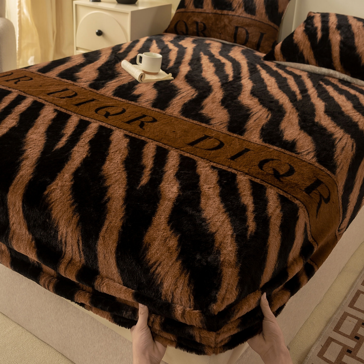 91家纺网 家纺一手货源 找家纺 （总）眠势力 2025新款兔毛绒床笠单件冬季加绒冬季保暖保护套全包防尘床垫罩-美拉德系列