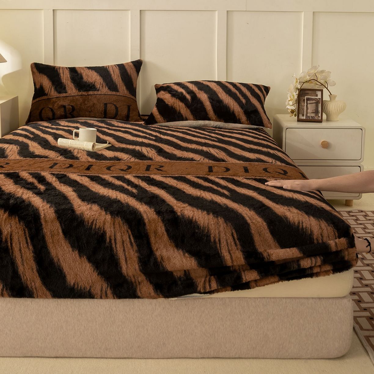 91家纺网 家纺一手货源 找家纺 （总）眠势力 2025新款兔毛绒床笠单件冬季加绒冬季保暖保护套全包防尘床垫罩-美拉德系列