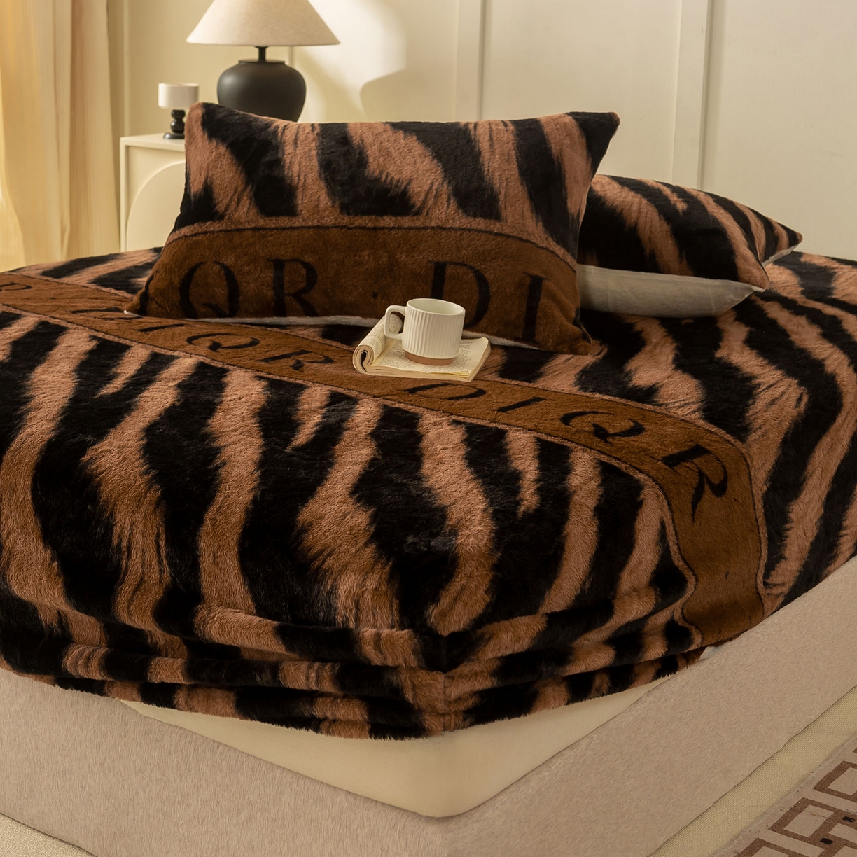 91家纺网 家纺一手货源 找家纺 （总）眠势力 2025新款兔毛绒床笠单件冬季加绒冬季保暖保护套全包防尘床垫罩-美拉德系列