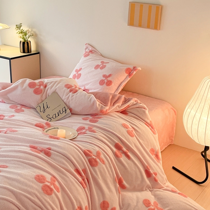 91家纺网 家纺一手货源 找家纺 （总）川悦生活 2025新款A类300克高克重提花牛奶绒四件套