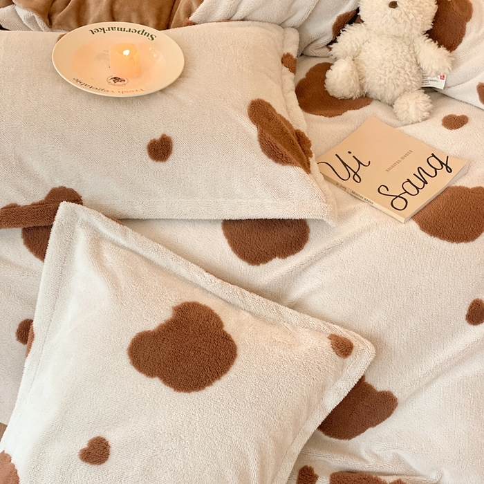 91家纺网 家纺一手货源 找家纺 川悦生活 2025新款A类300克高克重提花牛奶绒四件套 奶咖熊仔