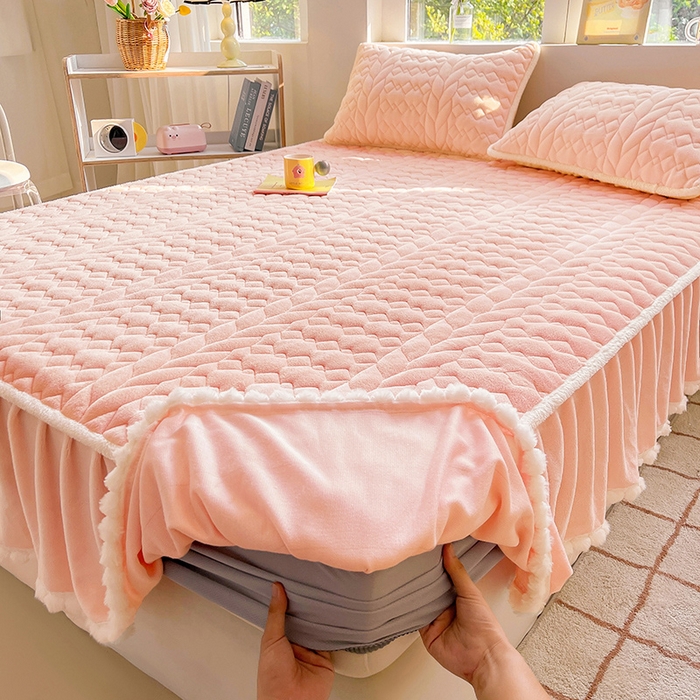 91家纺网 家纺一手货源 找家纺 （总）眠势力 2025新款牛奶绒毛球床笠款四件套