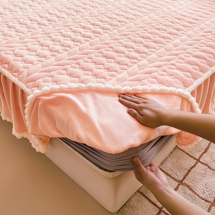 91家纺网 家纺一手货源 找家纺 （总）眠势力 2025新款牛奶绒毛球床笠款四件套