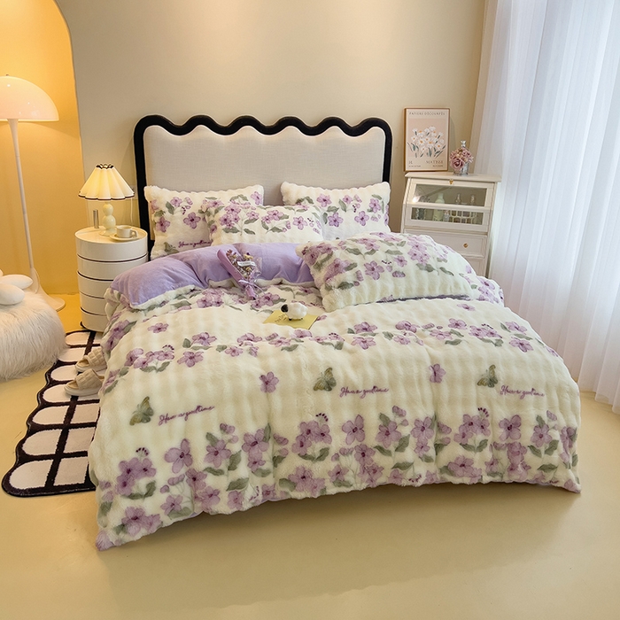 91家纺网 家纺一手货源 找家纺 摩妮卡 2025新款A类大泡泡印花兔毛牛奶绒四件套 梦妆花