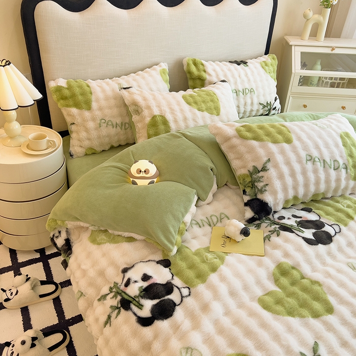 91家纺网 家纺一手货源 找家纺 摩妮卡 2025新款A类大泡泡印花兔毛牛奶绒四件套 熊猫萌萌