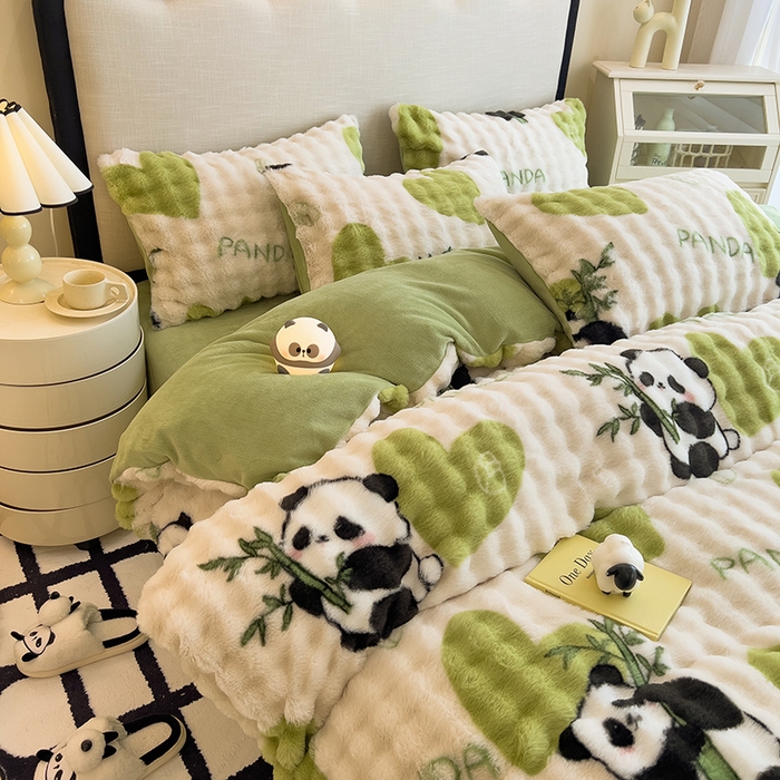 91家纺网 家纺一手货源 找家纺 摩妮卡 2025新款A类大泡泡印花兔毛牛奶绒四件套 熊猫萌萌