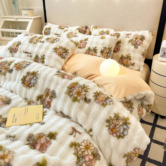 91家纺网 家纺一手货源 找家纺 摩妮卡 2025新款A类大泡泡印花兔毛牛奶绒四件套 轻纱漫舞