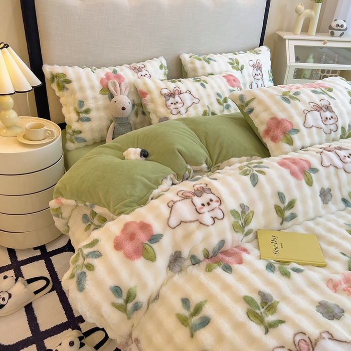 91家纺网 家纺一手货源 找家纺 摩妮卡 2025新款A类大泡泡印花兔毛牛奶绒四件套 萌兔花园